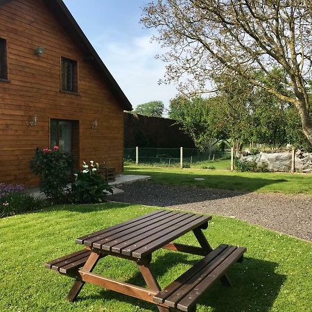 Le Chalet Normand Guilmecourt Bagian luar foto