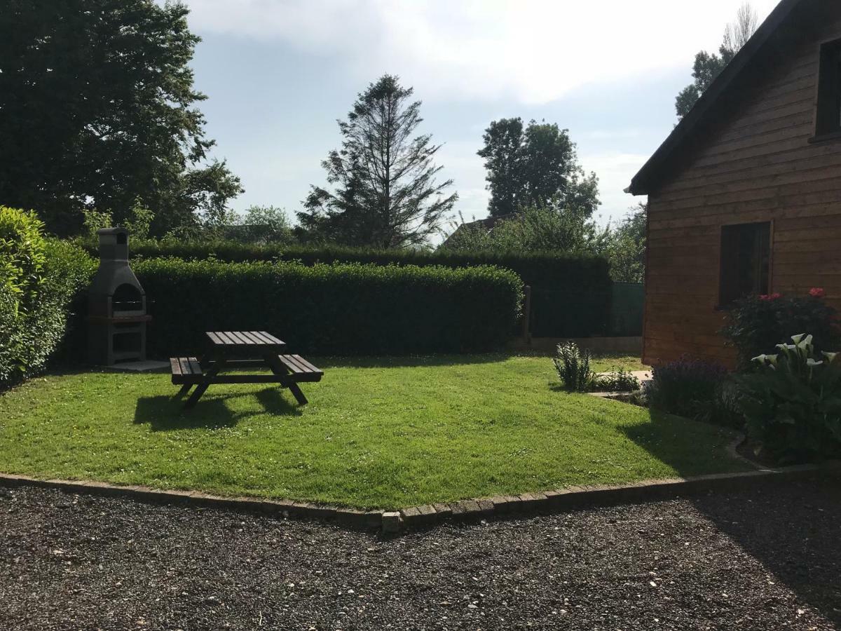 Le Chalet Normand Guilmecourt Bagian luar foto